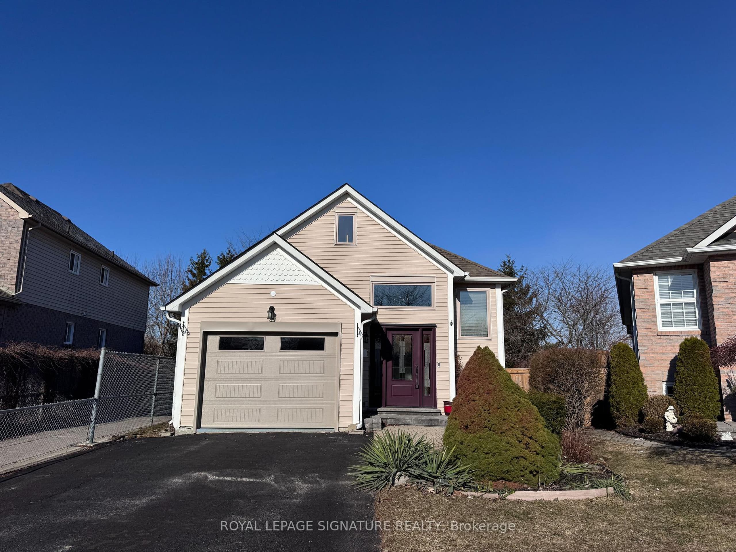 Exterior of 1256 Dartmoor Street in Oshawa